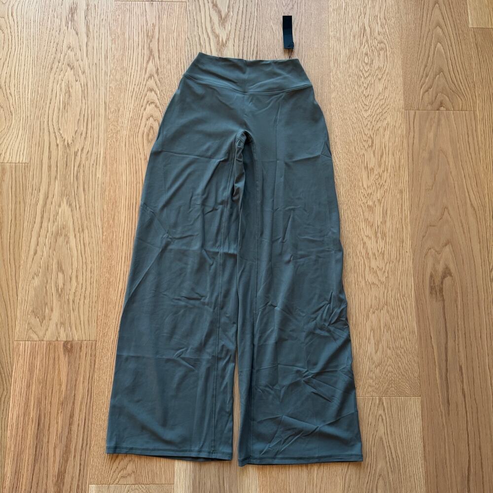 Oner Active Soft Motion Straight Legs Dark Khaki Small Short